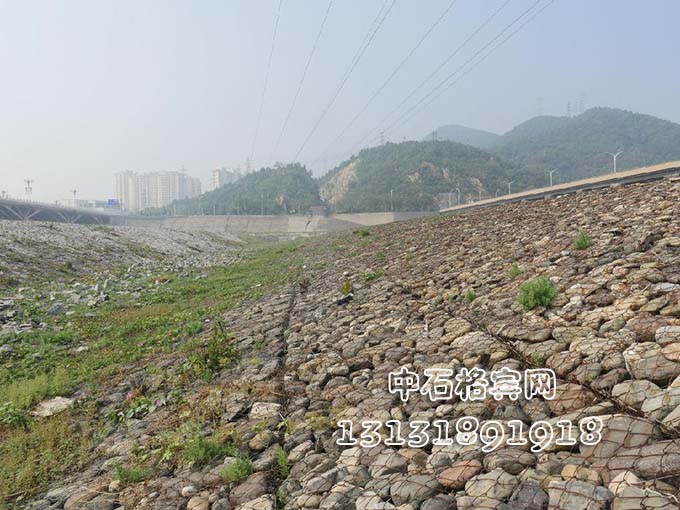 護(hù)坡格賓石籠價(jià)格咨詢電話13131891918 護(hù)坡格賓石籠價(jià)格咨詢電話13131891918