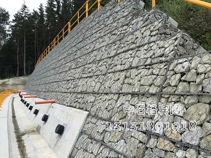 格賓石籠價(jià)格專業(yè)生產(chǎn)基地13131891918 格賓石籠價(jià)格專業(yè)生產(chǎn)基地13131891918