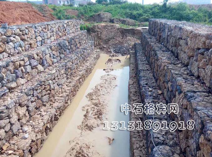 護岸格賓網(wǎng)、鍍鋅格賓網(wǎng)13131891918
